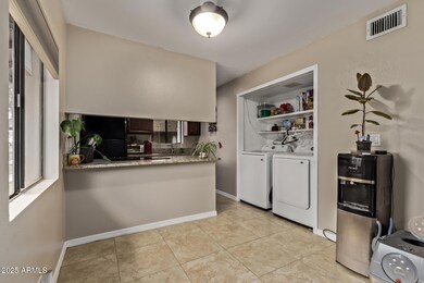286 W Palomino Dr unit 85, Chandler, AZ 85225 - photo 4