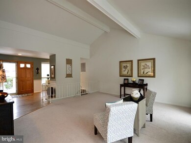 9425 Copenhaver Dr, Potomac, MD 20854 - photo 3