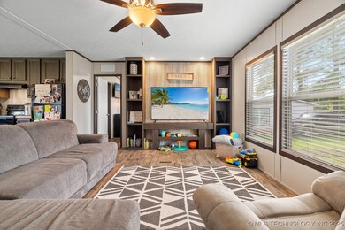 5941 Feather St, Kingston, OK 73439 - photo 7