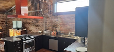 693 W North St unit 2, Fayetteville, AR 72701 - photo 4