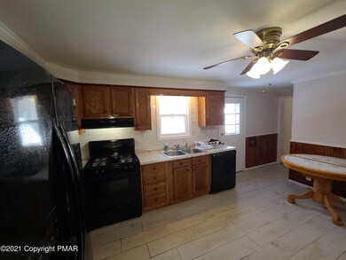 253 Center Rd, Stroudsburg, PA 18360 - photo 4