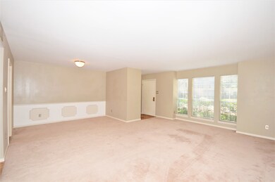 10168 Longmont Dr unit 38/2, Houston, TX 77042 - photo 5