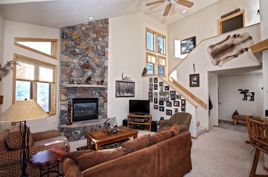 1890_lions_ridge_loop_12_living_2