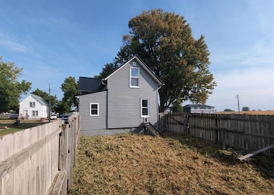 1532 Davis Ave, Grinnell, IA 50112 - photo 6