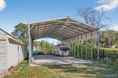 504 Elm St, Godfrey, IL 62035 - photo 5