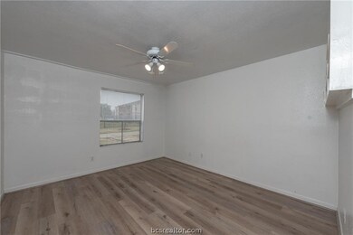 904 University Oaks Blvd unit 99, College Station, TX 77840 - photo 7