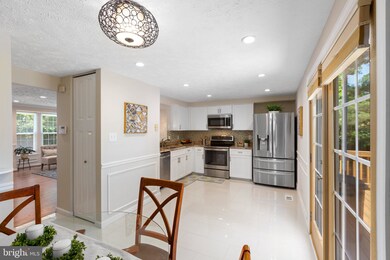 15009 Oak Crest Ct, Dumfries, VA 22025 - photo 4