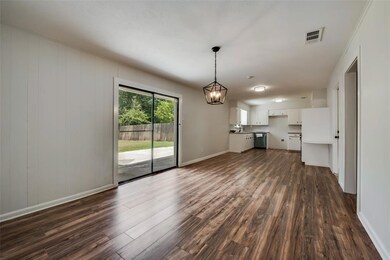 1110 SW 5th St, Grand Prairie, TX 75051 - photo 7