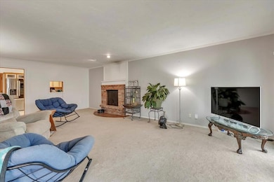 1208 Kingston Dr, Yukon, OK 73099 - photo 4