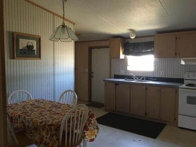 709 S Adams St, Hugoton, KS 67951 - photo 4