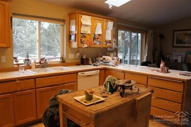 19436 Rudi Rd, Bend, OR 97703 - photo 6