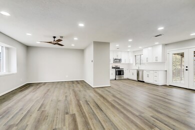 104 Mary Ann Dr, Friendswood, TX 77546 - photo 3