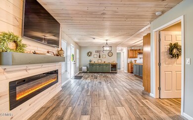 802 Quiet Oaks Way Dandridge-large-005-0