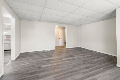 920 W 2nd St, Cedar Falls, IA 50613 - photo 4