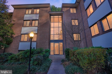 1552 Northgate Square unit 12B, Reston, VA 20190 - photo 2