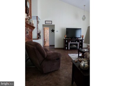 1012 Rill Rd, Reading, PA 19606 - photo 5