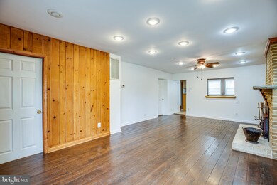 8221 Lake Shore Dr, Manassas, VA 20112 - photo 6