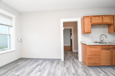 215 Oak Grove Ave, Springfield, MA 01109 - photo 5