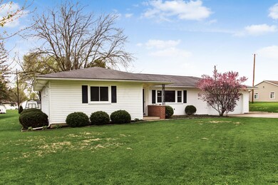 145 Hillcrest Dr, Circleville, OH 43113 - photo 2