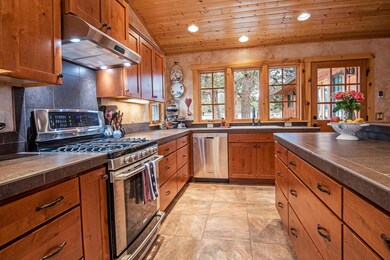 7. 67450 Harrington Loop Rd Bend.jpg