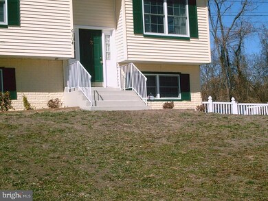 6104 Ray Ct, Hyattsville, MD 20783 - photo 2