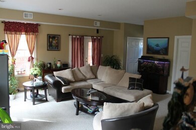 8806 Sylvania St, Lorton, VA 22079 - photo 5