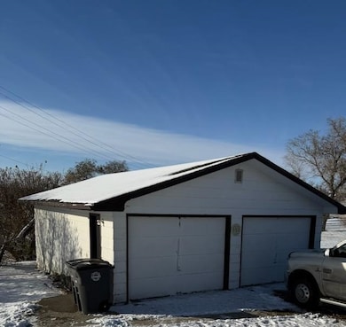 202 3rd Ave NW unit Kenmare, Kenmare, ND 58746 - photo 3