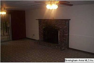 Cozy den/family area with fireplace for cool night
