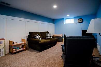 FAMILY ROOM 1<|><|>