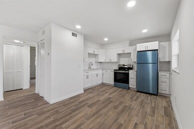 1301 Emerald Terrace unit 2, Fort Pierce, FL 34950 - photo 4