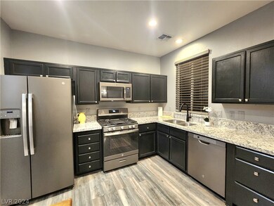 All stainless steel appliances recently upgraded a