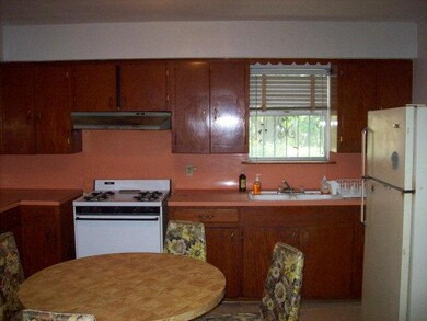 106 N Libertad St, Weslaco, TX 78596 - photo 3