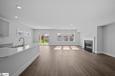 304 Roderick Ln, Greenville, SC 29605 - photo 6