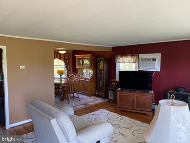 2952 Bedminster Rd, Perkasie, PA 18944 - photo 5