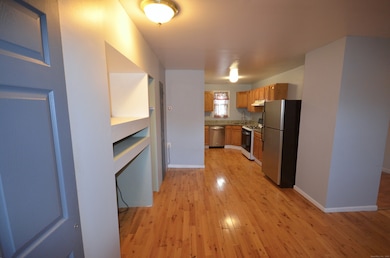 258 Rakoczy Ave unit 2nd Floor, Fairfield, CT 06824 - photo 4