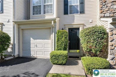 4542 Jasmine Dr, Center Valley, PA 18034 - photo 2