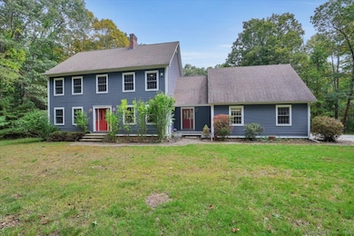 152 Cedar Swamp Rd, Storrs Mansfield, CT 06268 - photo 2