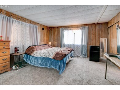 Bedroom, Primary