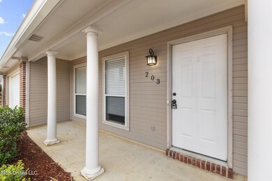5-web-or-mls-203 Edgewater Branch-5