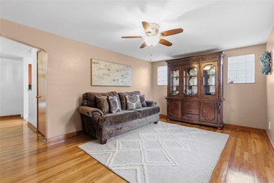 51 Bellview Cir, Mc Kees Rocks, PA 15136 - photo 6