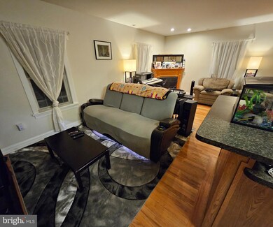 406 W Wayne Ave unit 2ND FLR, Wayne, PA 19087 - photo 7