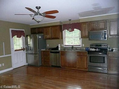 Kitchen. Large eat in kitchen