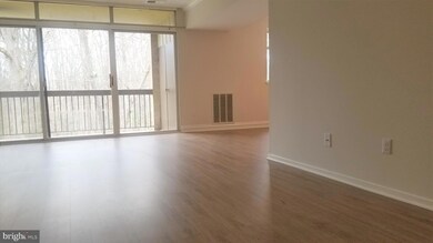 1662 Parkcrest Cir unit 2A/301, Reston, VA 20190 - photo 5