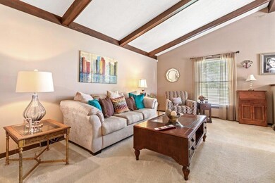 6107 Beechcroft-6.jpg-SMALL
