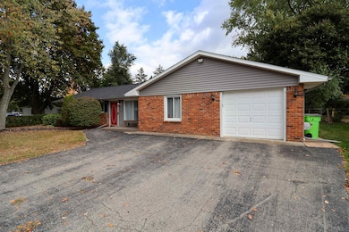 1977 Swaranne Dr, West Bloomfield, MI 48324 - photo 3