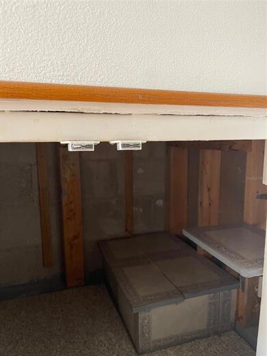 ENTRAYWAY STORAGE INSIDE