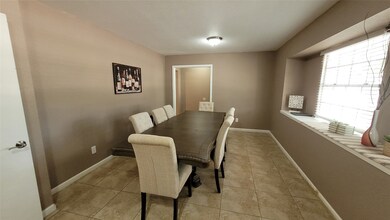 10123 Kirkdale Dr, Houston, TX 77089 - photo 5