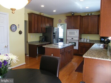 35537 Collington Dr, Round Hill, VA 20141 - photo 6