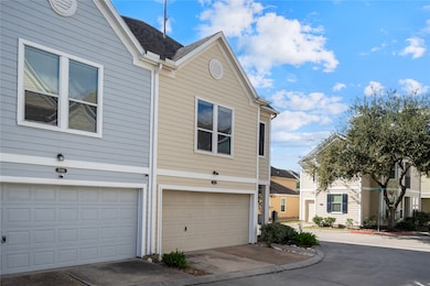 7022 Plum Creek Trail Ln, Houston, TX 77087 - photo 2