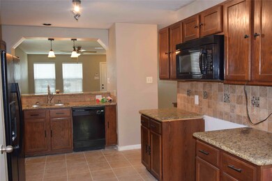 8819 Spurflower Path Ln, Houston, TX 77075 - photo 4